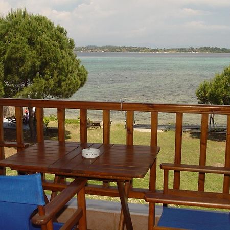 Studios Efi Beach 보우르보우로우 외부 사진