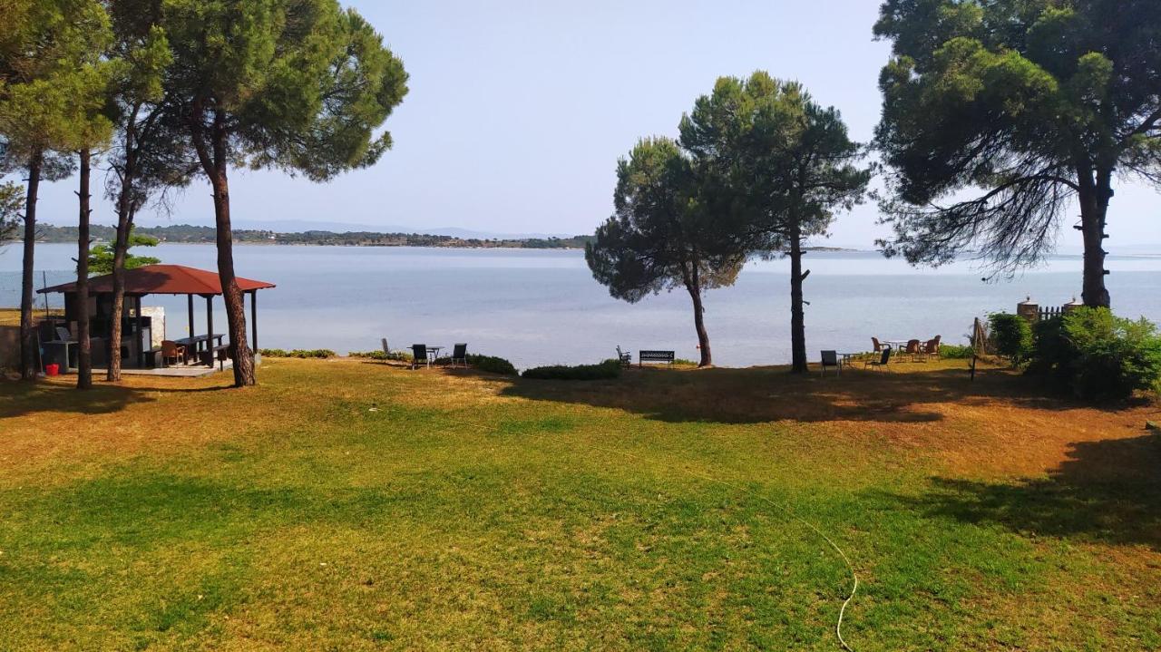 Studios Efi Beach 보우르보우로우 외부 사진