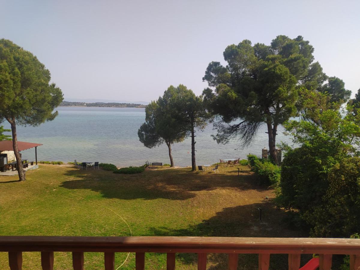Studios Efi Beach 보우르보우로우 외부 사진