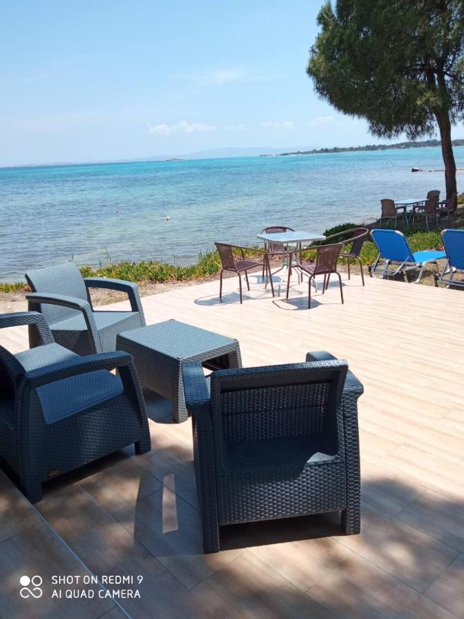 Studios Efi Beach 보우르보우로우 외부 사진