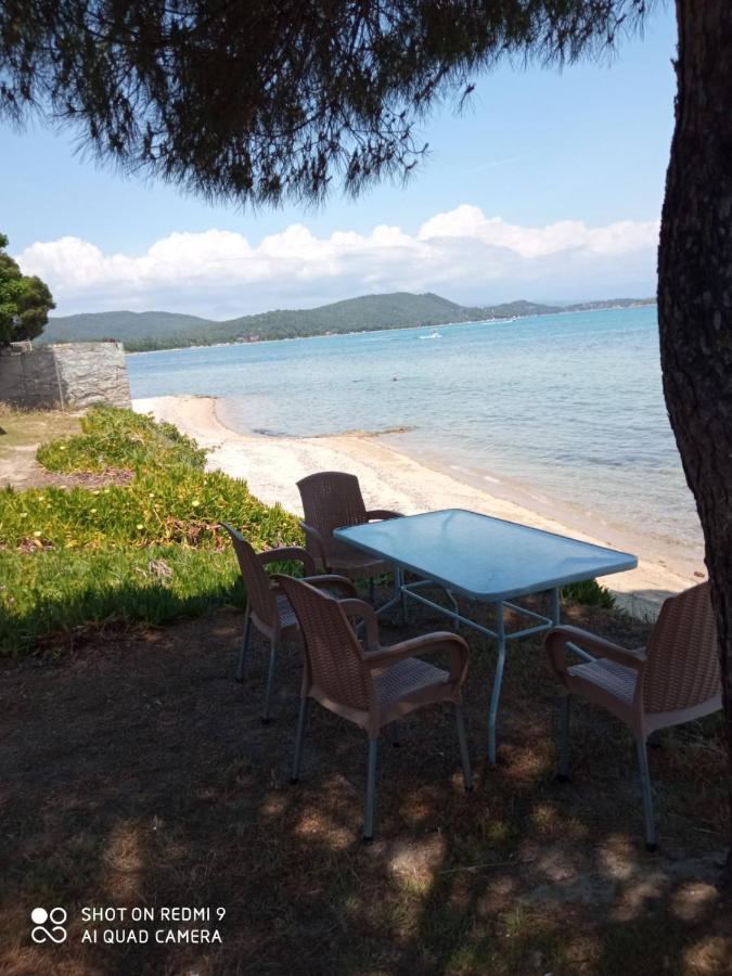 Studios Efi Beach 보우르보우로우 외부 사진