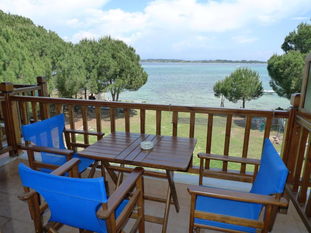 Studios Efi Beach 보우르보우로우 외부 사진